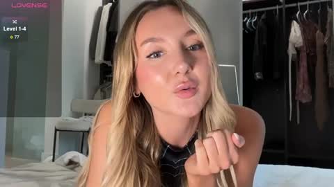 Lilah  online show from 05/13/26, 11:11