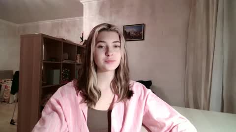 Snapshot of dremazwahlen chatting on 02/16/26, 03:30 Dia online show from 02/16/26, 03:30