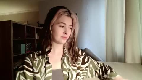 Snapshot of dremazwahlen chatting on 02/27/26, 10:26 Dia online show from 02/27/26, 10:26