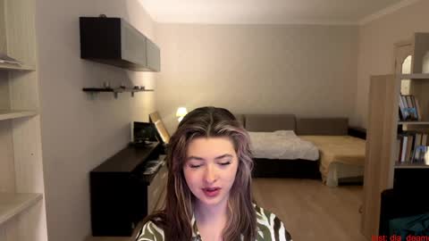 Dia online show from 04/11/26, 01:48