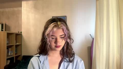 Dia online show from 04/22/26, 11:12