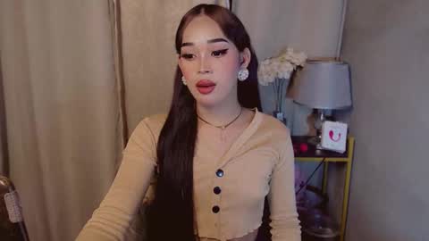 Snapshot of dreyanajones chatting on 11/15/25, 03:59 Dreyana online show from 11/15/25, 03:59