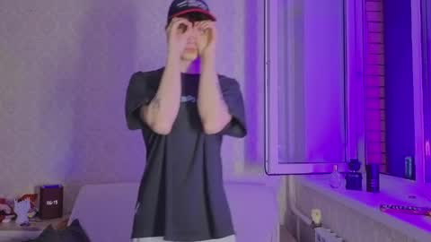 Mark online show from 04/04/26, 03:16