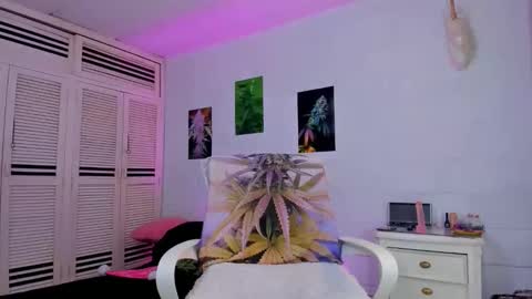 drippyorlove online show from 12/17/25, 01:39