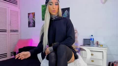 drippyorlove online show from 12/18/25, 02:12