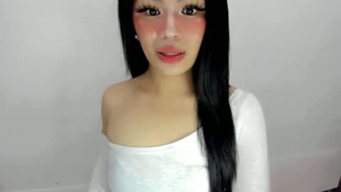 Snapshot of dripqueenxoxo chatting on 09/21/25, 08:49 miss. Erika online show from 09/21/25, 08:49
