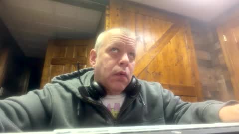 drkone01826 online show from 12/01/25, 02:33