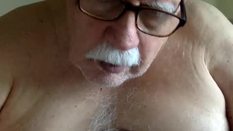 Snapshot of drnick069 chatting on 07/04/26, 12:33 drnick069 online show from 07/04/26, 12:33
