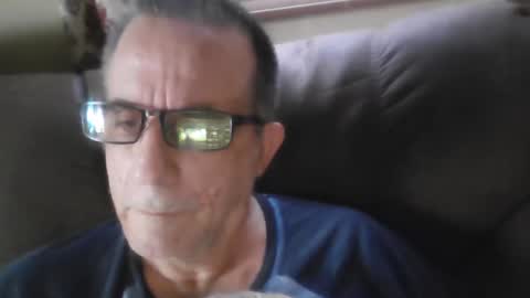 Snapshot of drthick1224 chatting on 10/13/25, 12:49 drthick1224 online show from 10/13/25, 12:49