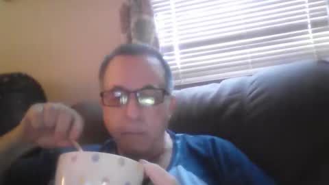 Snapshot of drthick1224 chatting on 10/16/25, 09:38 drthick1224 online show from 10/16/25, 09:38