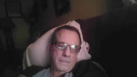 Snapshot of drthick1224 chatting on 10/17/25, 09:45 drthick1224 online show from 10/17/25, 09:45