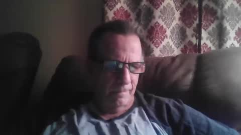 Snapshot of drthick1224 chatting on 10/26/25, 11:27 drthick1224 online show from 10/26/25, 11:27