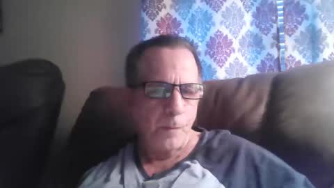 Snapshot of drthick1224 chatting on 10/27/25, 01:26 drthick1224 online show from 10/27/25, 01:26