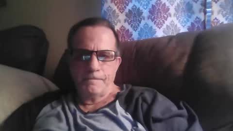 Snapshot of drthick1224 chatting on 10/28/25, 01:36 drthick1224 online show from 10/28/25, 01:36