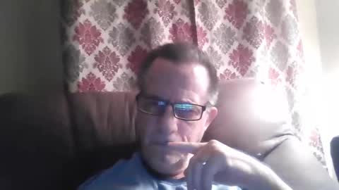 Snapshot of drthick1224 chatting on 10/31/25, 10:38 drthick1224 online show from 10/31/25, 10:38