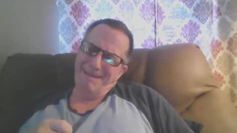 Snapshot of drthick1224 chatting on 11/24/25, 04:40 drthick1224 online show from 11/24/25, 04:40
