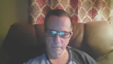 Snapshot of drthick1224 chatting on 11/26/25, 10:27 drthick1224 online show from 11/26/25, 10:27
