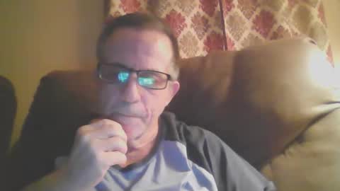 Snapshot of drthick1224 chatting on 12/01/25, 10:26 drthick1224 online show from 12/01/25, 10:26