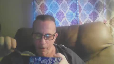 Snapshot of drthick1224 chatting on 12/05/25, 01:20 drthick1224 online show from 12/05/25, 01:20