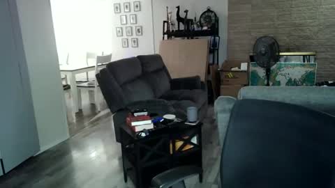 Snapshot of drthomaswayne chatting on 10/22/25, 04:40 drthomaswayne online show from 10/22/25, 04:40