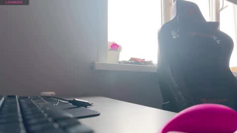 Bella online show from 03/22/26, 04:27