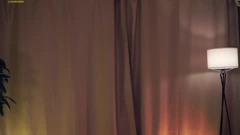 Polly day and Amelia night online show from 03/08/25, 12:30