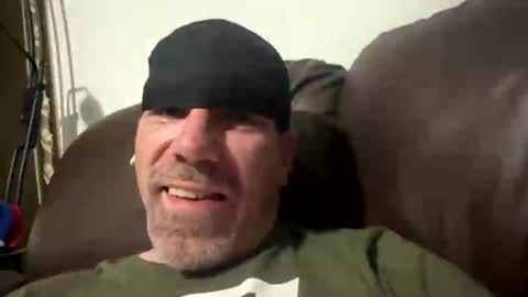 Snapshot of dryjerkoff chatting on 09/24/25, 02:48 dryjerkoff online show from 09/24/25, 02:48