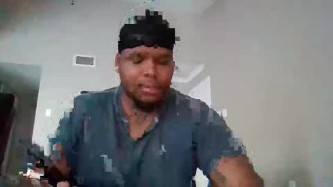 Snapshot of dsmoov_ chatting on 11/26/25, 07:04 SmoovFanz online show from 11/26/25, 07:04