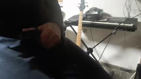 Snapshot of dsteely24 chatting on 12/11/24, 03:58 Blow4Gold online show from 12/11/24, 03:58