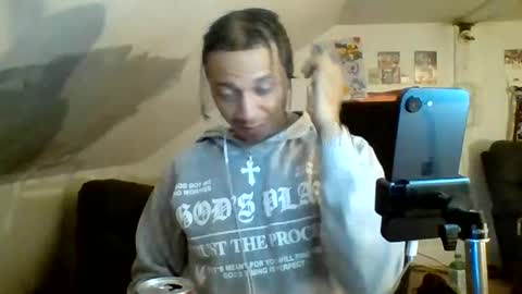 Snapshot of dubz07 chatting on 07/05/26, 12:34 dubz07 online show from 07/05/26, 12:34