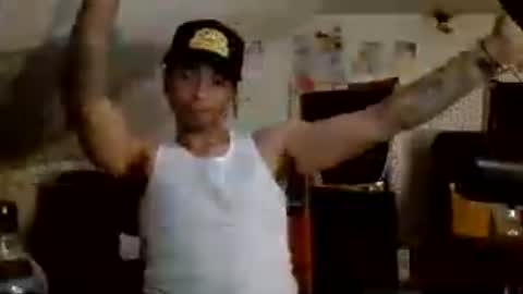 Snapshot of dubz07 chatting on 07/10/26, 12:26 dubz07 online show from 07/10/26, 12:26