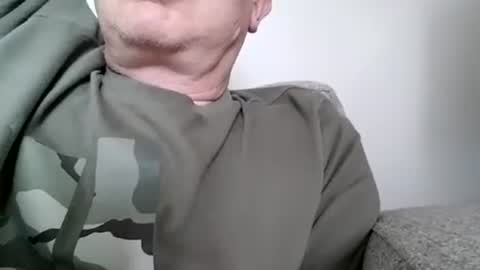 Snapshot of ducksrow chatting on 06/13/26, 12:36 ducksrow online show from 06/13/26, 12:36