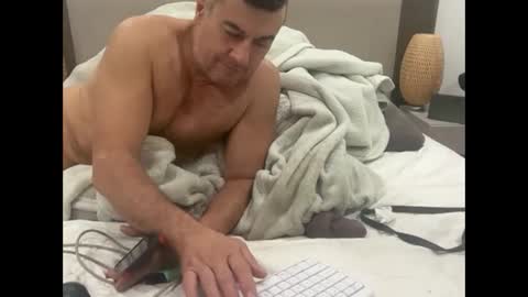 Dude online show from 04/18/26, 07:58