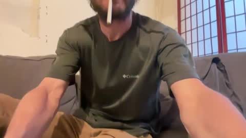 Max online show from 09/21/25, 12:34