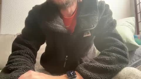 Max online show from 12/21/25, 06:37