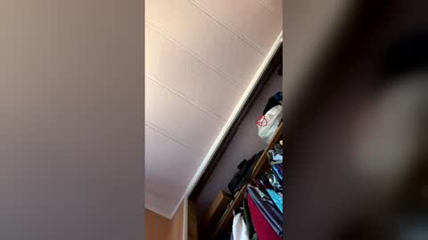 Snapshot of dudeee4 chatting on 02/21/26, 11:06 dudeee4 online show from 02/21/26, 11:06