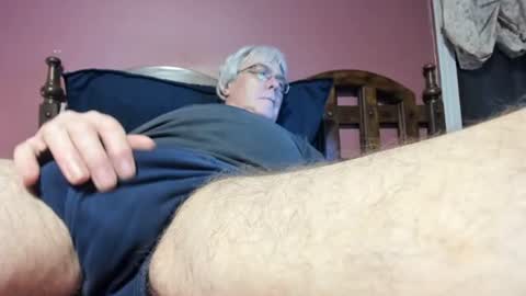 Snapshot of dug38 chatting on 07/21/26, 10:01 Doug online show from 07/21/26, 10:01
