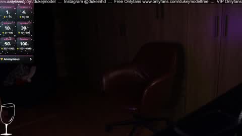 Snapshot of duke_j chatting on 01/09/25, 11:24 DUKE J online show from 01/09/25, 11:24