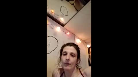 Snapshot of dukenbettykinks chatting on 04/08/26, 01:27 dukenbettykinks online show from 04/08/26, 01:27