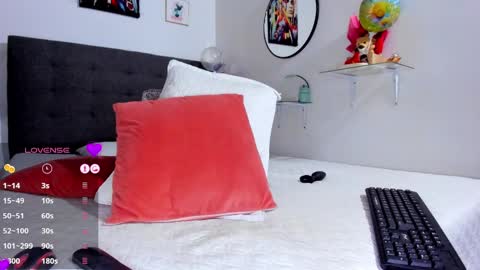 Snapshot of dulccemariaa chatting on 02/11/25, 02:14 Dulce Maria online show from 02/11/25, 02:14