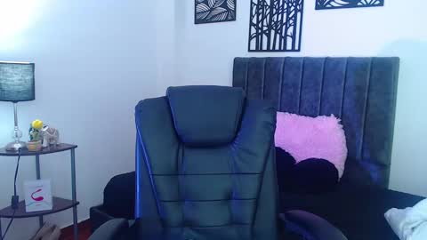 Snapshot of dulce01_0 chatting on 03/01/25, 09:51 Charlotte online show from 03/01/25, 09:51