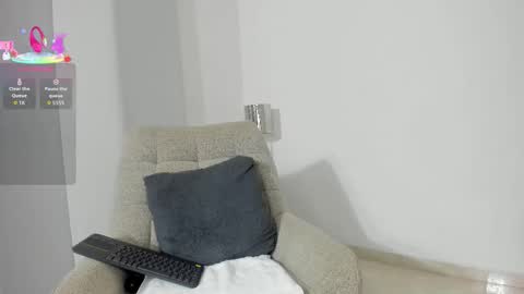 Snapshot of dulce1_ chatting on 10/24/25, 09:28 Dulce online show from 10/24/25, 09:28