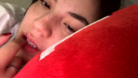 Snapshot of dulce2922 chatting on 12/27/24, 05:20 dulce2922 online show from 12/27/24, 05:20