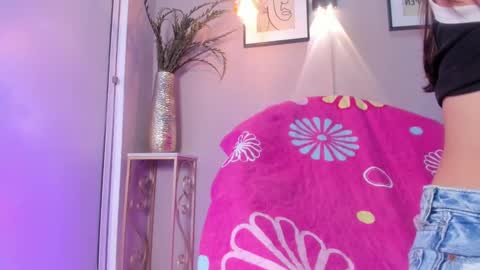 dulce__fiore07 online show from 09/15/25, 01:00