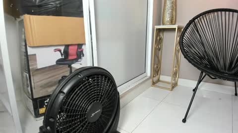 dulce__fiore07 online show from 09/30/25, 12:21