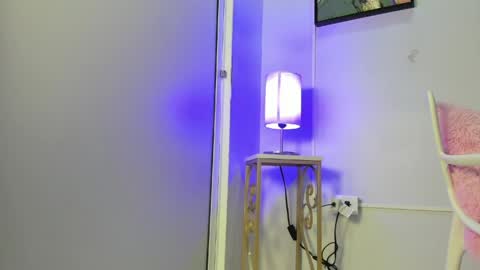 dulce__fiore07 online show from 04/16/26, 12:06