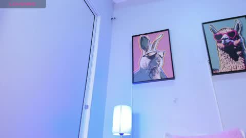 dulce__fiore07 online show from 04/23/26, 12:04