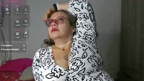 Im Dulce online show from 11/30/25, 01:42