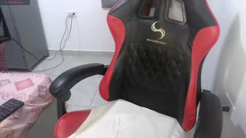 Snapshot of dulce_camx chatting on 06/05/26, 03:13 dulce_camx online show from 06/05/26, 03:13