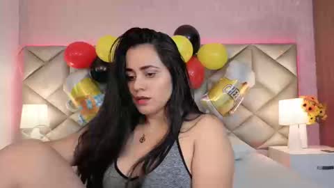 Snapshot of dulce_hiil_ chatting on 09/24/25, 08:23 Monday 5-2 am From Tuesday to Friday5-1 am Colombia time online show from 09/24/25, 08:23